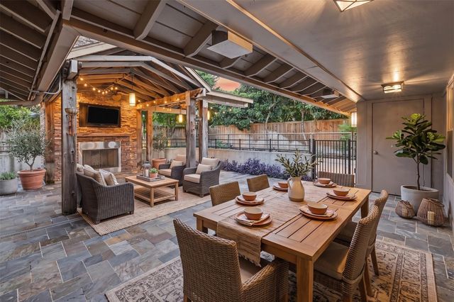 10034 Meadow Lake Lane, Houston, TX 77042