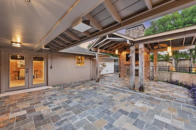 10034 Meadow Lake Lane, Houston, TX 77042