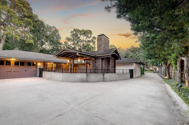 10034 Meadow Lake Lane, Houston, TX 77042