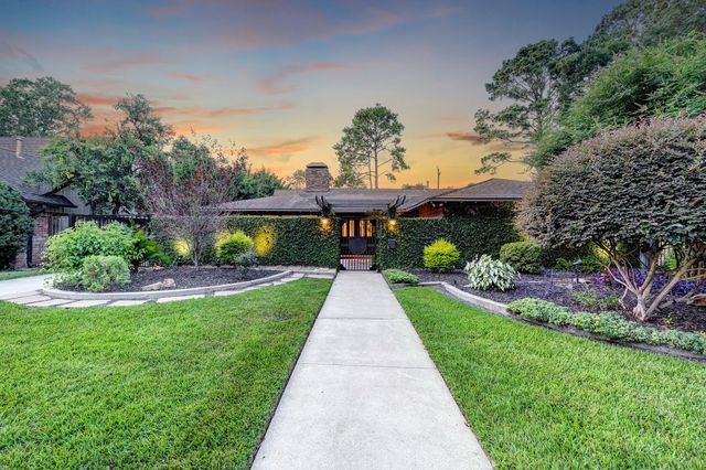 10034 Meadow Lake Lane, Houston, TX 77042