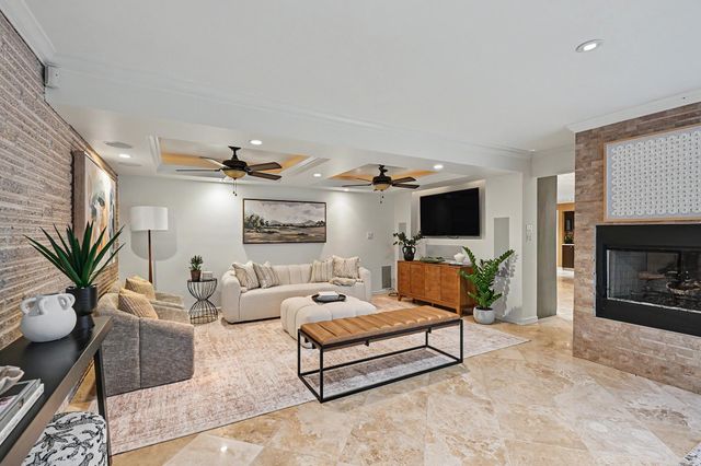 10034 Meadow Lake Lane, Houston, TX 77042
