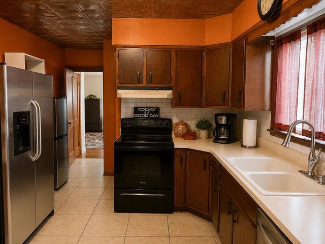 2431 Jerome BOULEVARD, Racine, WI 53403