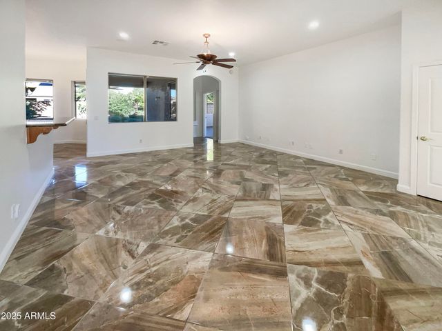 1900 E WOODSMAN Place, Chandler, AZ 85286