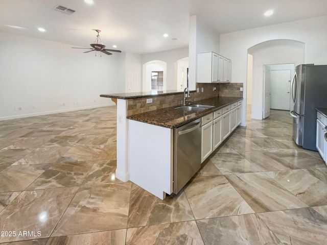 1900 E WOODSMAN Place, Chandler, AZ 85286