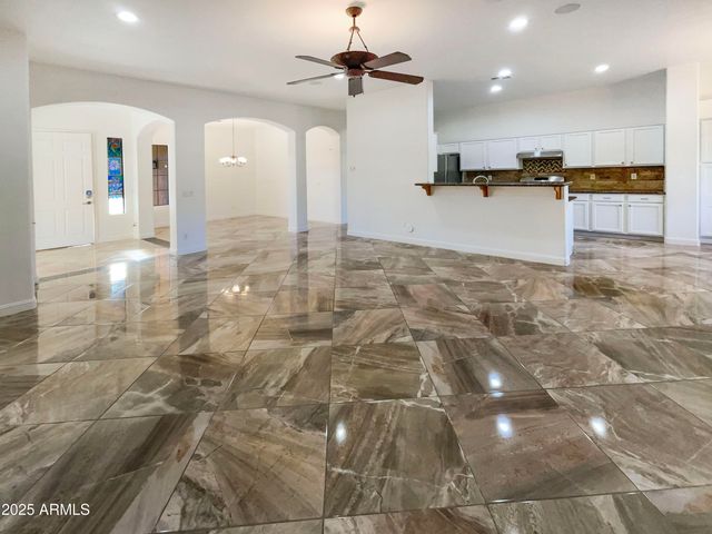 1900 E WOODSMAN Place, Chandler, AZ 85286