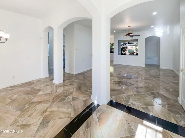 1900 E WOODSMAN Place, Chandler, AZ 85286