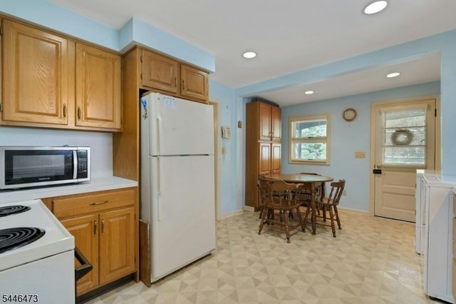 95 HILLCREST ROAD, Watchung Boro, NJ 07069