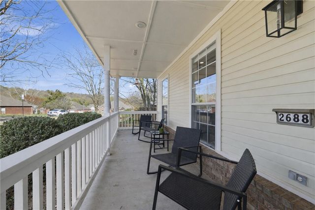 2688 E Londonderry Drive, Fayetteville, AR 72701