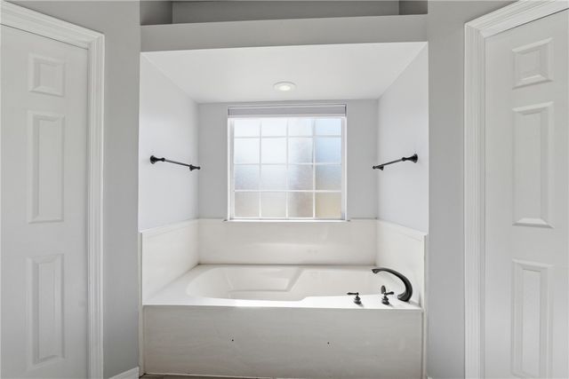 2688 E Londonderry Drive, Fayetteville, AR 72701