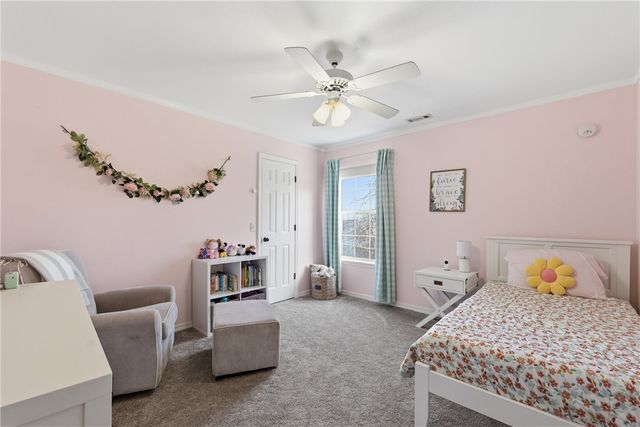 2688 E Londonderry Drive, Fayetteville, AR 72701