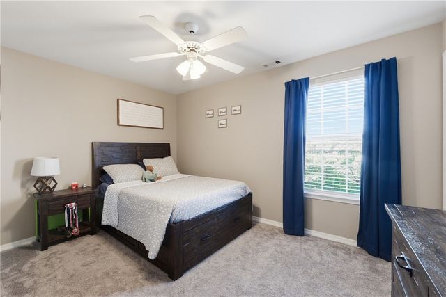 2688 E Londonderry Drive, Fayetteville, AR 72701