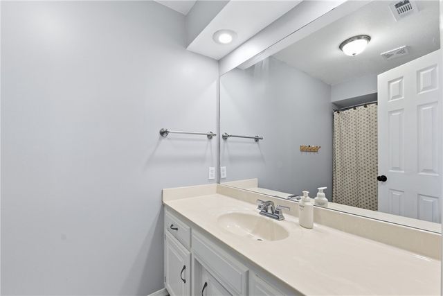 2688 E Londonderry Drive, Fayetteville, AR 72701