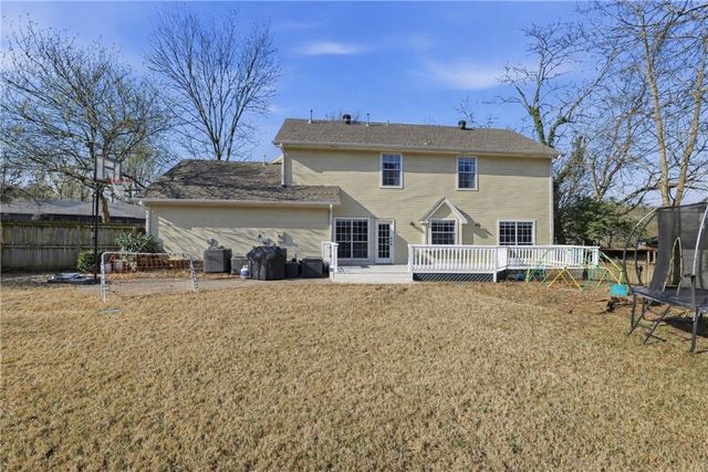 2688 E Londonderry Drive, Fayetteville, AR 72701