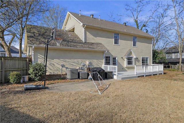 2688 E Londonderry Drive, Fayetteville, AR 72701