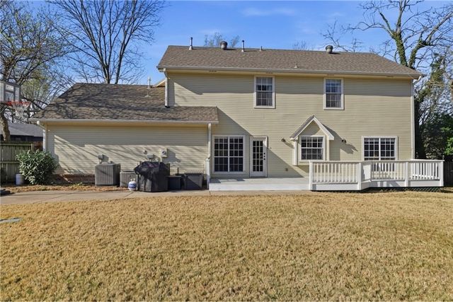 2688 E Londonderry Drive, Fayetteville, AR 72701