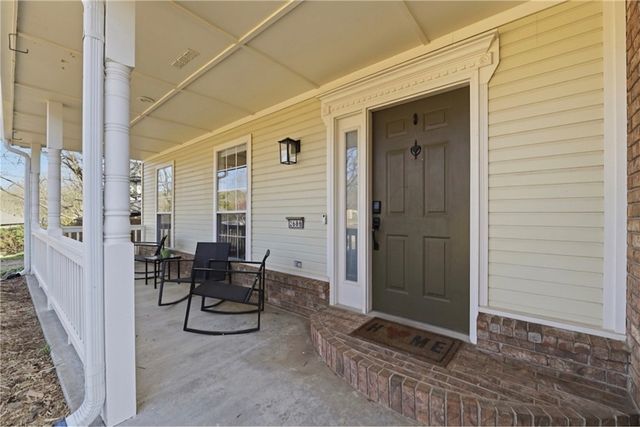 2688 E Londonderry Drive, Fayetteville, AR 72701