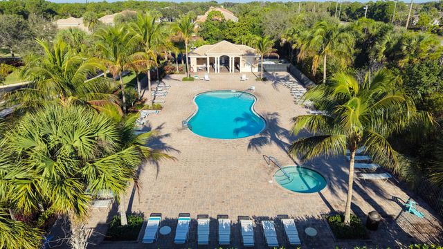 6143 SE Crooked Oak Avenue, Hobe Sound, FL 33455