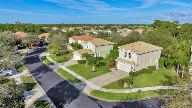 6143 SE Crooked Oak Avenue, Hobe Sound, FL 33455