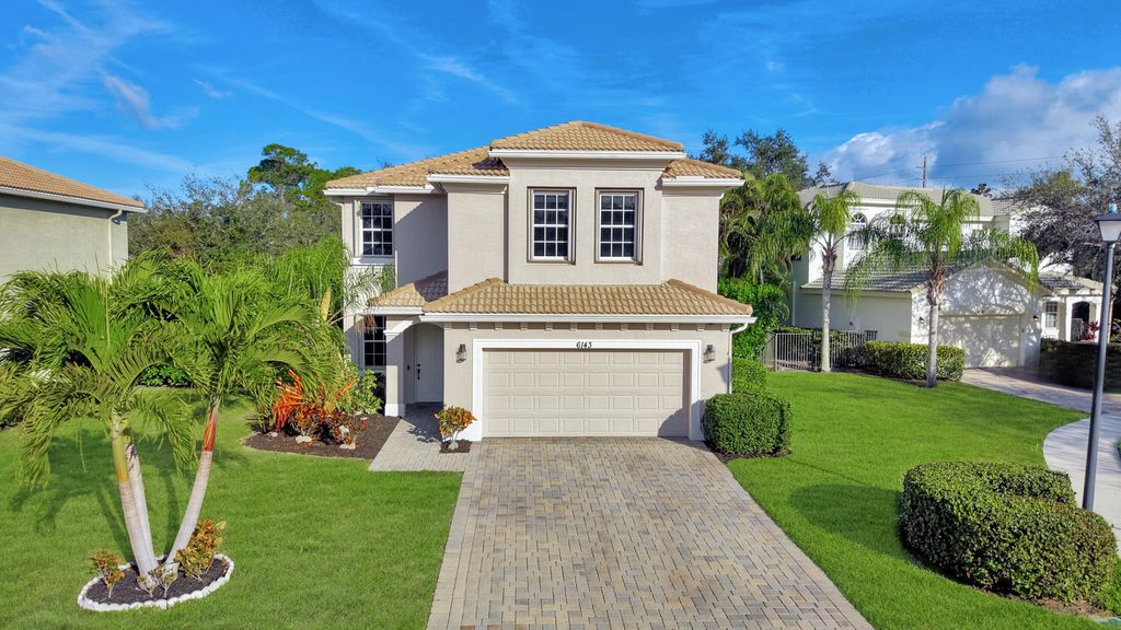 6143 SE Crooked Oak Avenue, Hobe Sound, FL 33455