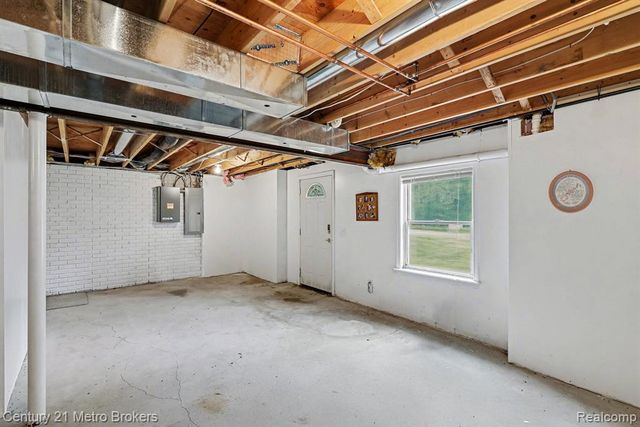 3861 Five Lakes Road, North Branch, MI 48461