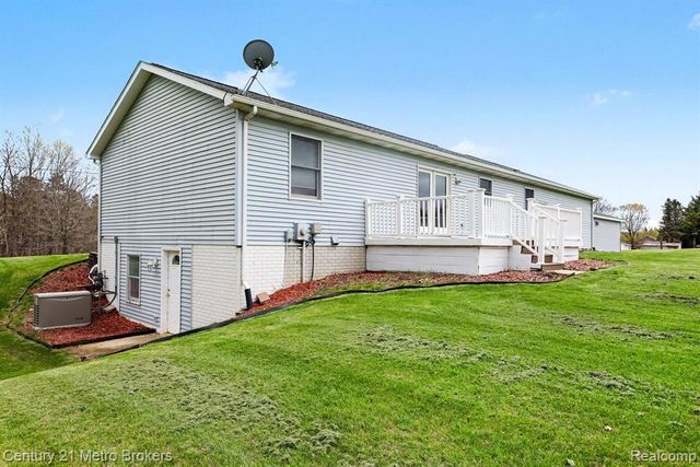 3861 Five Lakes Road, North Branch, MI 48461