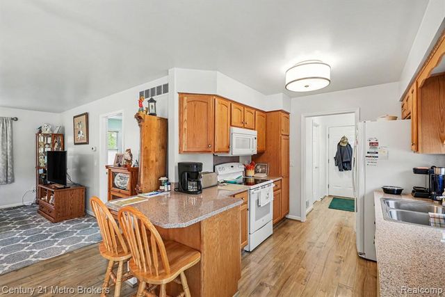 3861 Five Lakes Road, North Branch, MI 48461