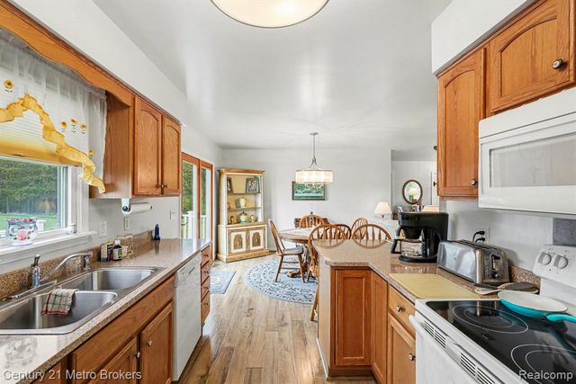 3861 Five Lakes Road, North Branch, MI 48461