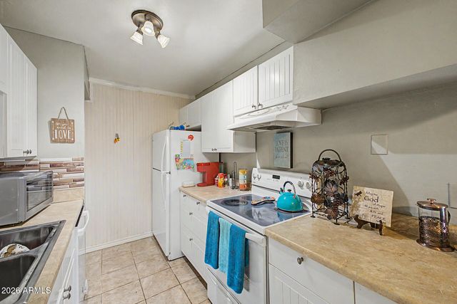 5906 W GOLDEN Lane, Glendale, AZ 85302