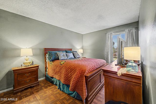 5906 W GOLDEN Lane, Glendale, AZ 85302