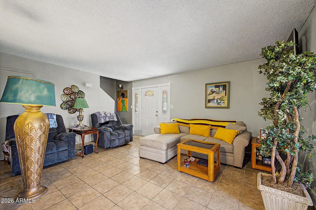 5906 W GOLDEN Lane, Glendale, AZ 85302 — photo 5
