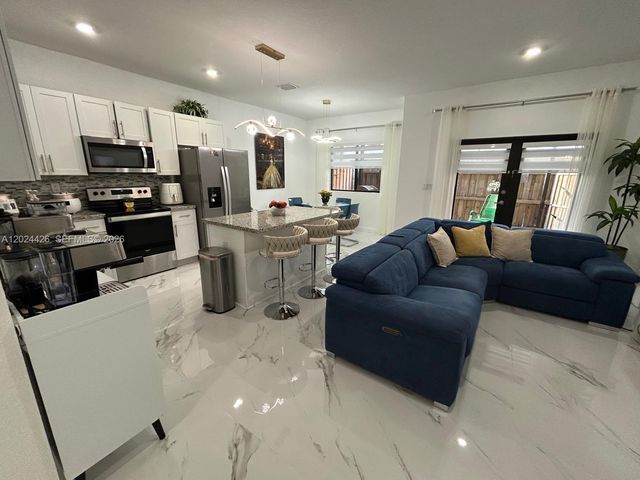 13313 SW 250th TER, Homestead, FL 33032