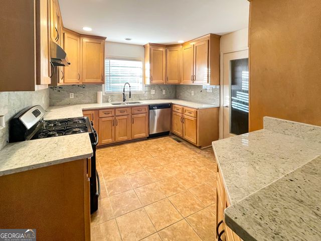 871 Laurelmont Drive, Atlanta, GA 30311