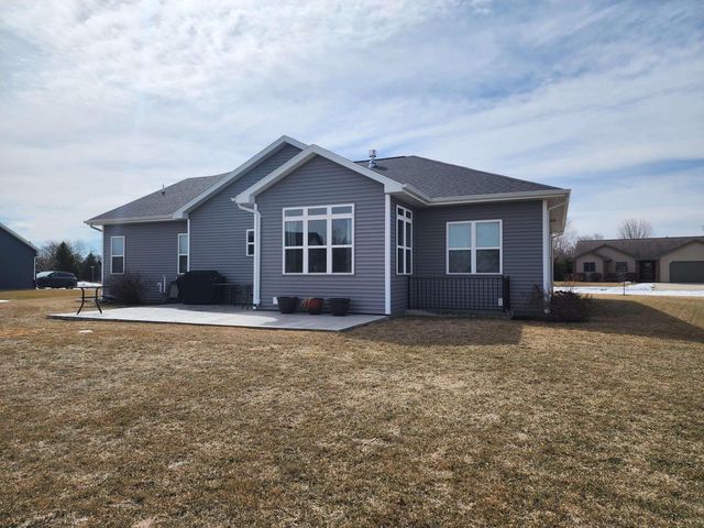 124 Fox TRAIL, Hilbert, WI 54129