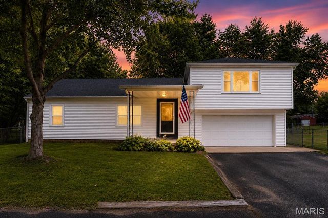 15 Belle Drive, Fairview Heights, IL 62208
