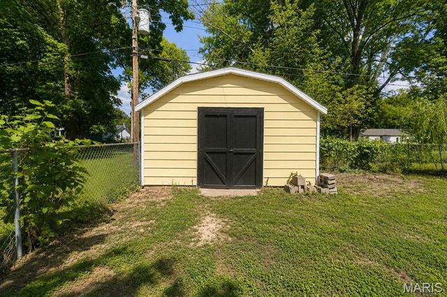 15 Belle Drive, Fairview Heights, IL 62208