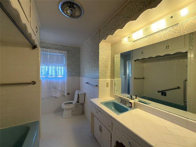 6201 N Barnes Avenue, Oklahoma City, OK 73112