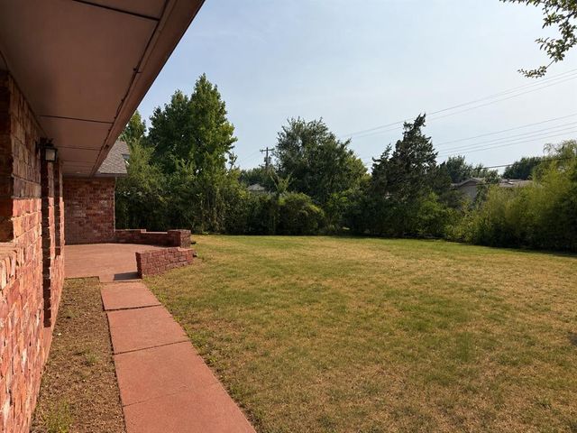 6201 N Barnes Avenue, Oklahoma City, OK 73112