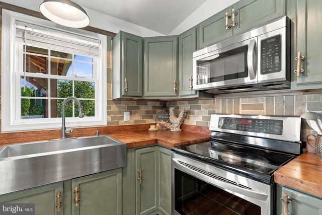 13941 GREEN MOUNTAIN DR, Maugansville, MD 21767