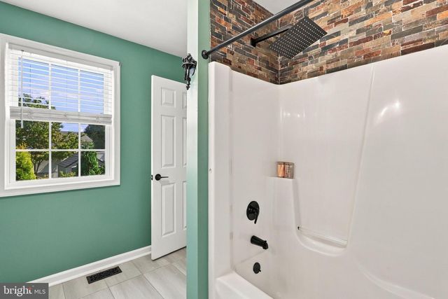 13941 GREEN MOUNTAIN DR, Maugansville, MD 21767