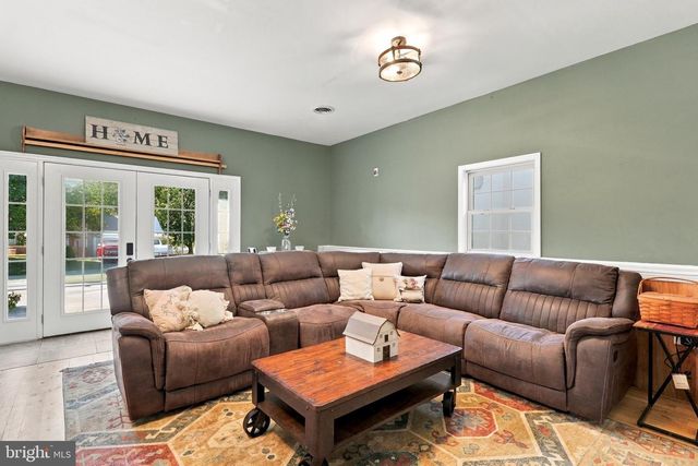 13941 GREEN MOUNTAIN DR, Maugansville, MD 21767
