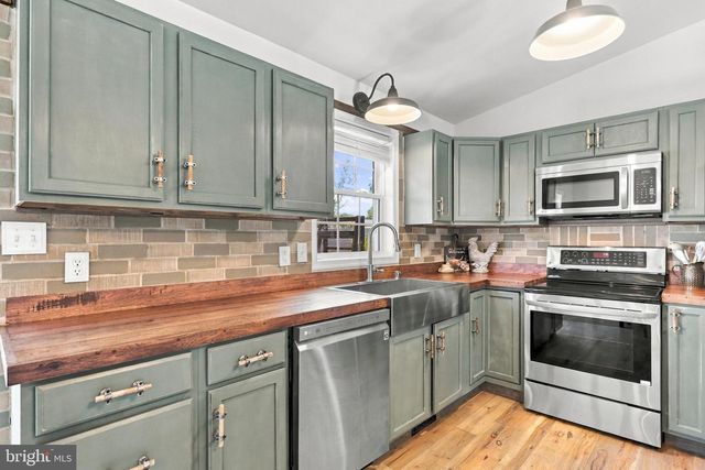 13941 GREEN MOUNTAIN DR, Maugansville, MD 21767
