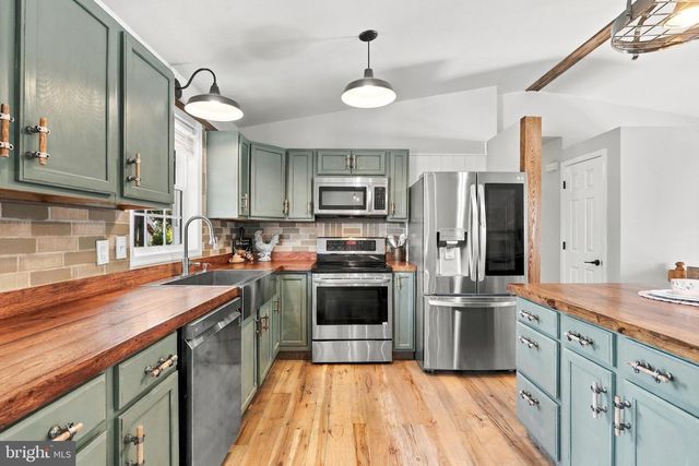 13941 GREEN MOUNTAIN DR, Maugansville, MD 21767