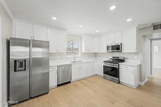 2812 N 32ND Place, Phoenix, AZ 85008