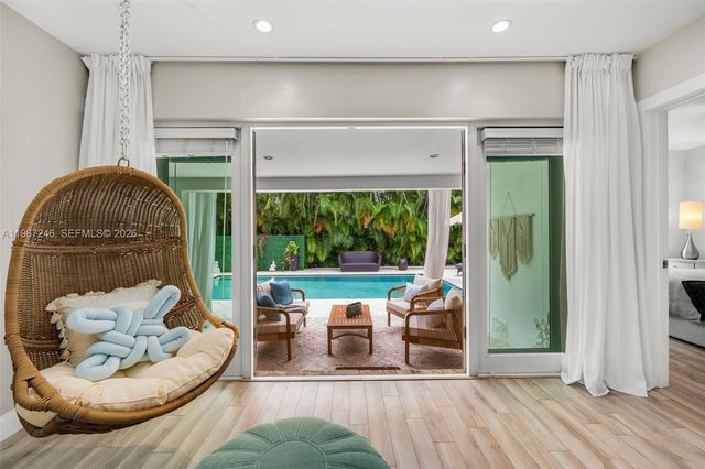 736 W 51 Street, Miami Beach, FL 33140