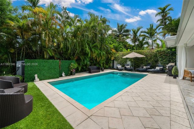736 W 51 Street, Miami Beach, FL 33140