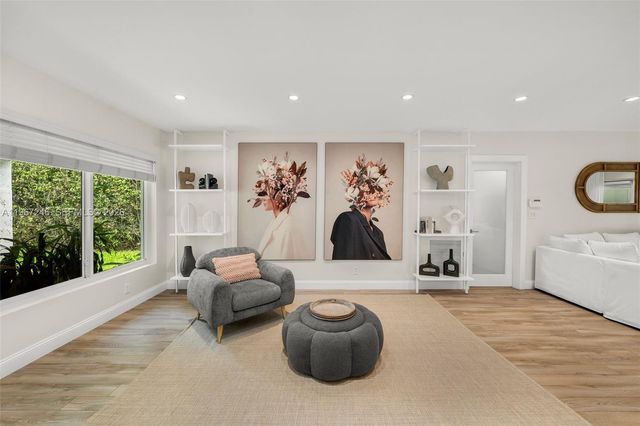 736 W 51 Street, Miami Beach, FL 33140