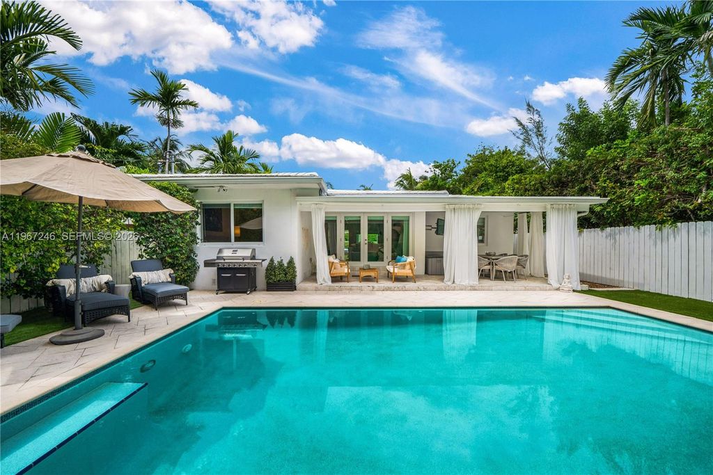 736 W 51 Street, Miami Beach, FL 33140