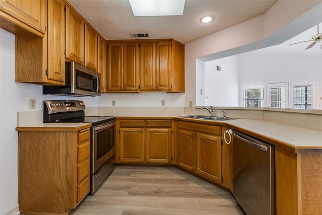 9939 Waterfront Trail, Rowlett, TX 75087