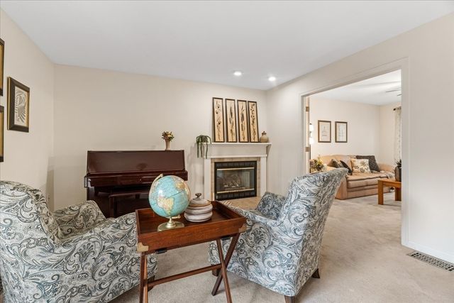 22 Fiske Rd, Ashland, MA 01721