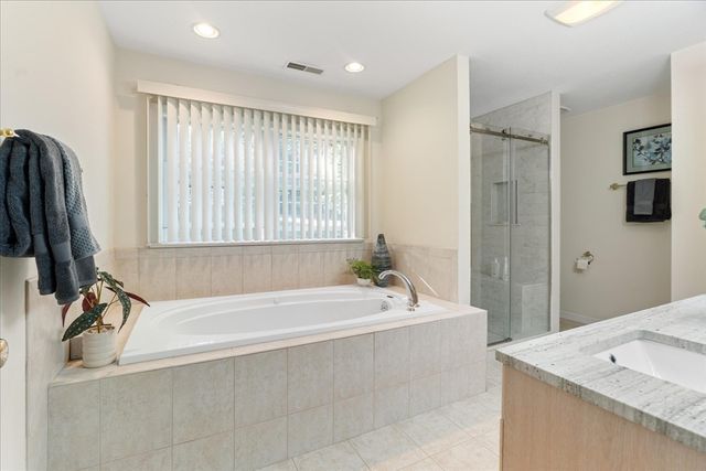 22 Fiske Rd, Ashland, MA 01721